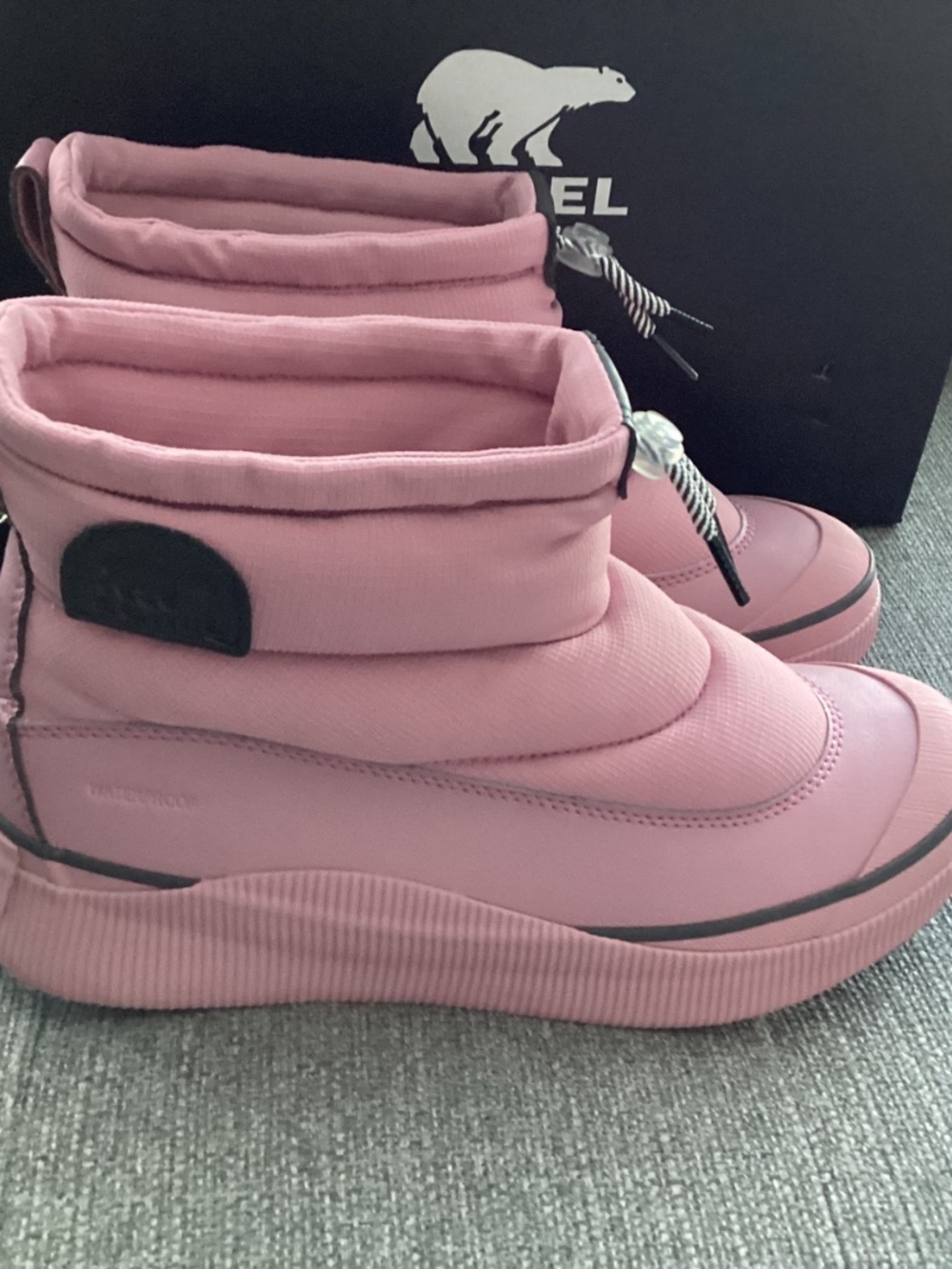 SOREL Out N About IV Puffy Lace-Up Waterproof Boot (Women) 8M - Picture 9 of 10